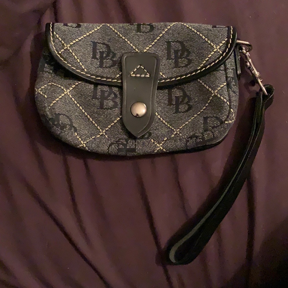 Dooney & Bourke wristlet
